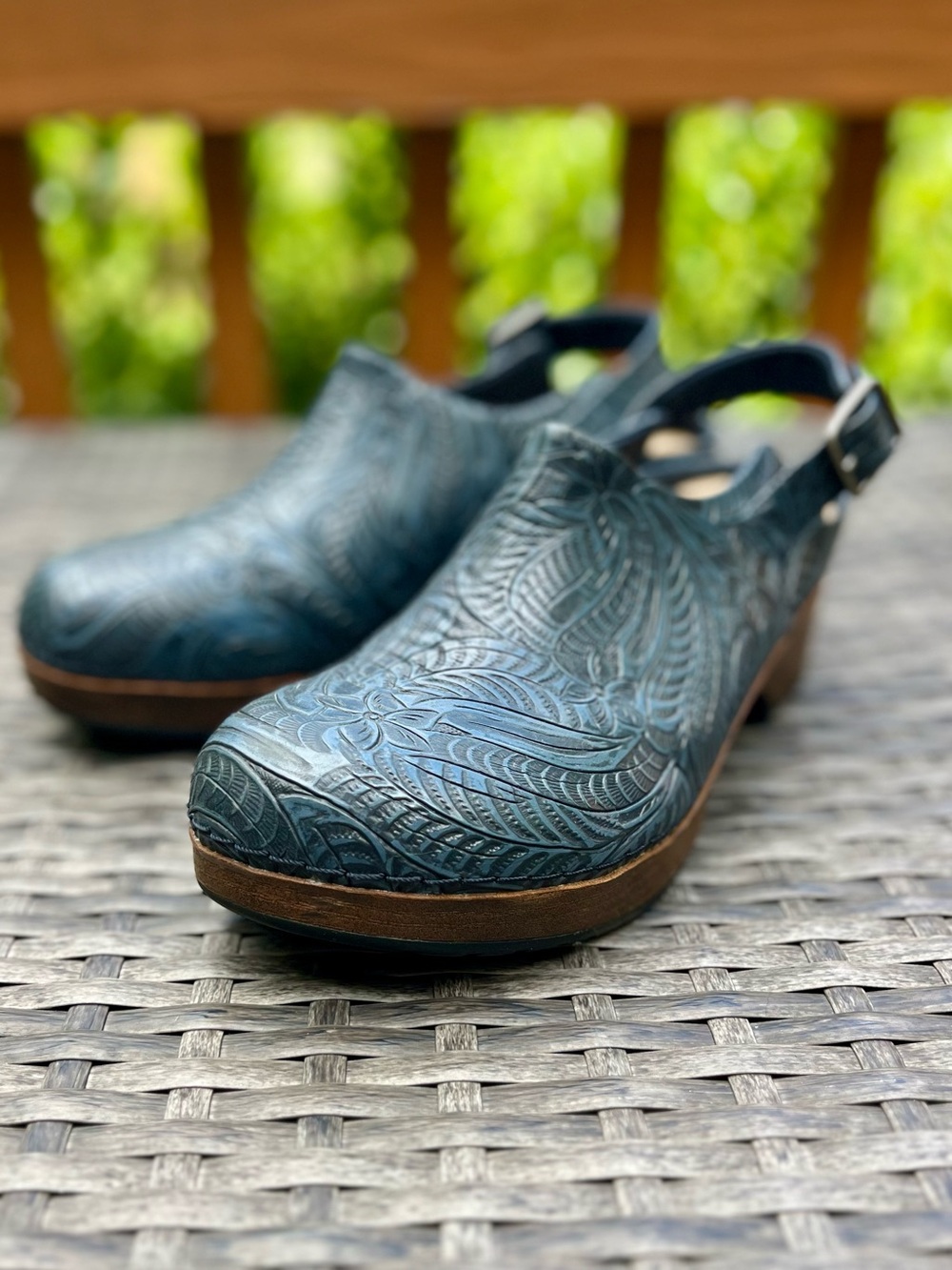 Bella Vita Blue & Teal Embossed Leather Comfort Clog Slingback Slip Resistant